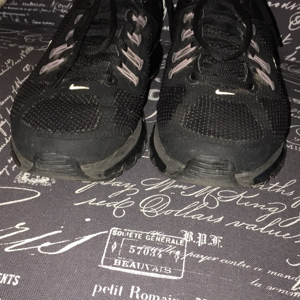 Nike Air Max Sneakers View 2